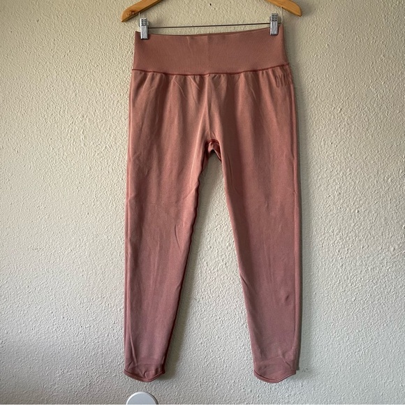 Gymshark Pants - Gymshark Studio Leggings Women’s 28” Waist Pink Mandala Detail Print Activewear